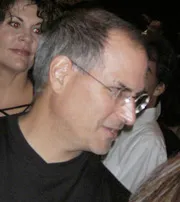 SteveJobs_iTMSJapan.jpg